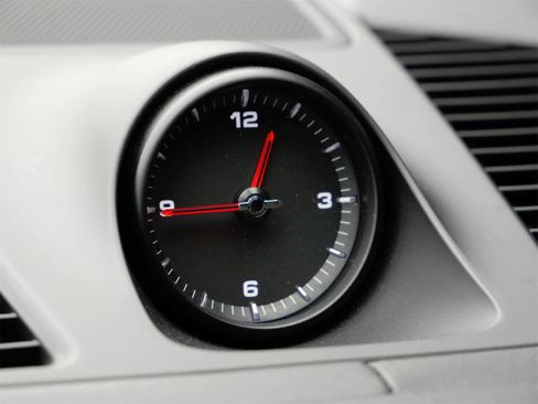 Used 2022 Porsche Cayenne Turbo image 15