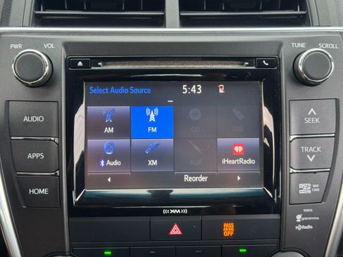 Used 2017 Toyota Camry SE image 24