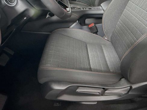 Certified 2025 Honda HR-V Sport image 32