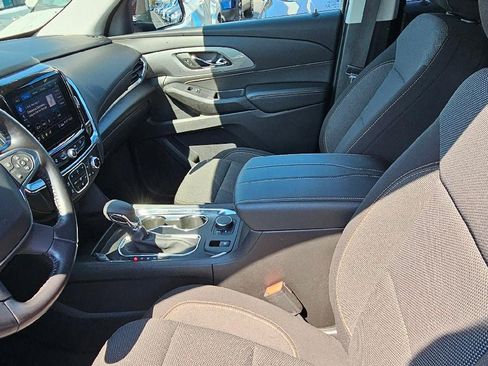 Used 2021 Chevrolet Traverse LT image 12