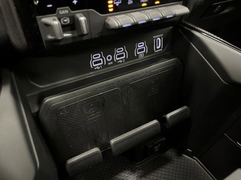 Certified 2025 RAM 1500 Limited image 25