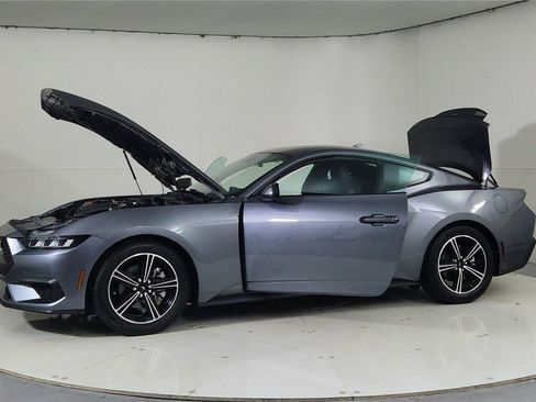 Used 2024 Ford Mustang Coupe image 10