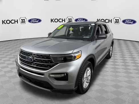 Used 2023 Ford Explorer XLT w/ Equipment Group 202A image 3
