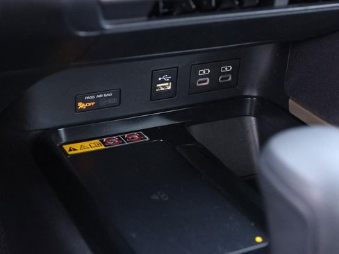 Used 2025 Toyota Camry LE image 19