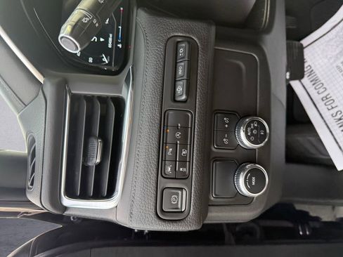 Used 2023 GMC Yukon Denali image 20