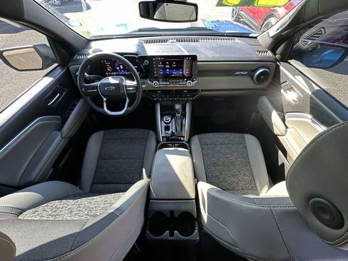 Used 2024 Chevrolet Colorado ZR2 w/ Technology Package image 18