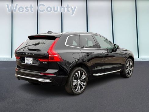 Certified 2023 Volvo XC60 B5 Plus w/ Climate Package image 4