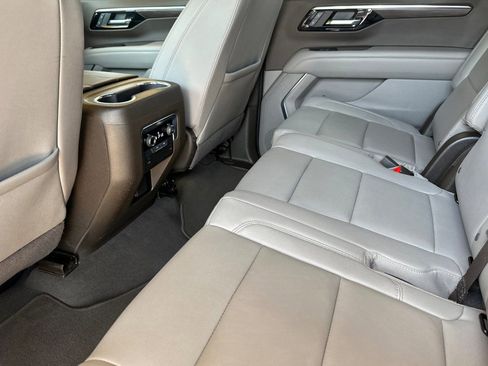 Certified 2025 Chevrolet Tahoe LT RWD image 13