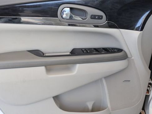 Used 2017 Buick Enclave Premium w/ Experience Buick Package FWD image 13