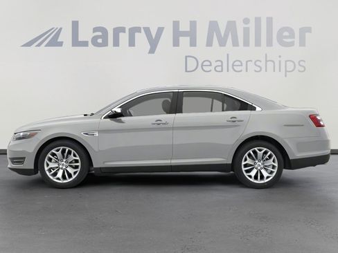 Used 2013 Ford Taurus Limited FWD image 3