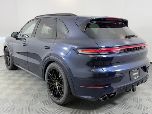 New 2026 Porsche Cayenne GTS image 3