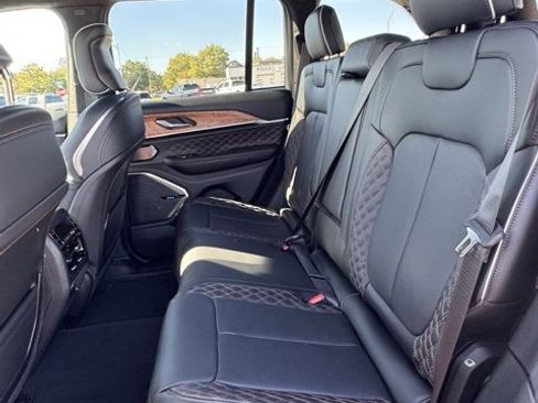 New 2025 Jeep Grand Cherokee Summit image 13