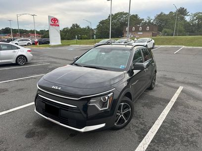 Used 2024 Kia Niro LX