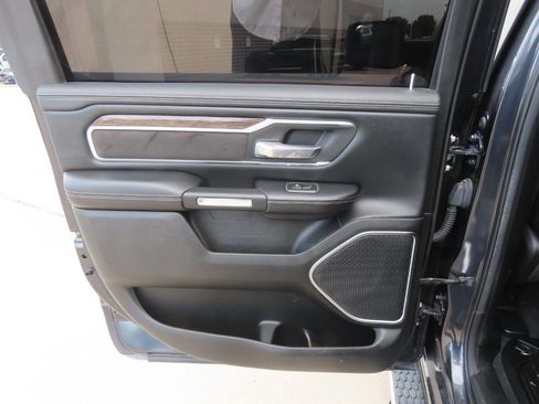 Used 2020 RAM 1500 Laramie AWD/4WD image 19