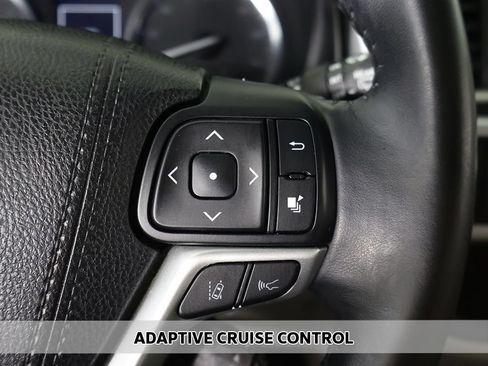 Used 2017 Toyota Highlander XLE AWD/4WD image 5