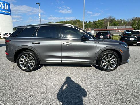Used 2021 Lincoln Corsair AWD w/ Premium Package image 3