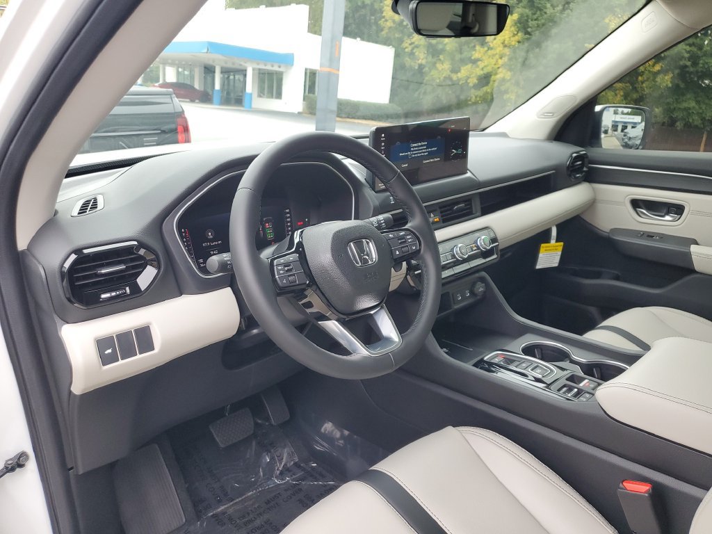 New 2026 Honda Pilot Touring image 16