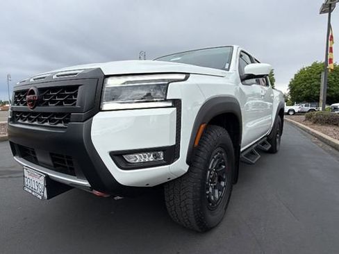 Used 2025 Nissan Frontier PRO-4X w/ Pro Premium Package AWD/4WD image 9
