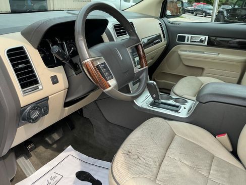 Used 2010 Lincoln MKX AWD image 15