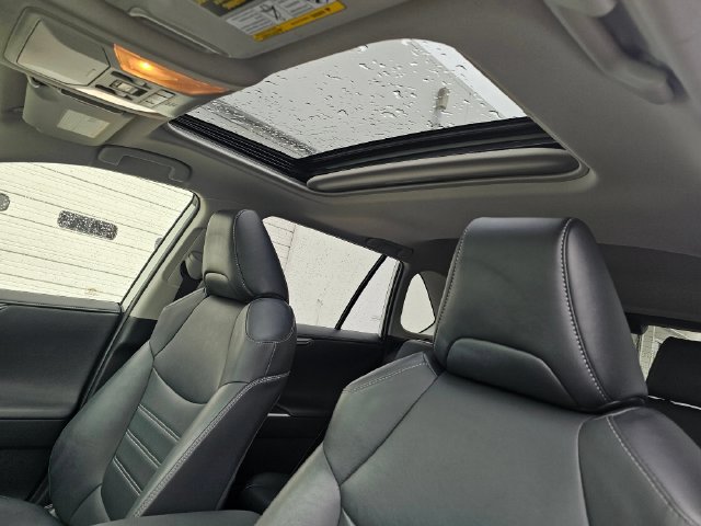 Used 2021 Toyota RAV4 Limited AWD/4WD image 21