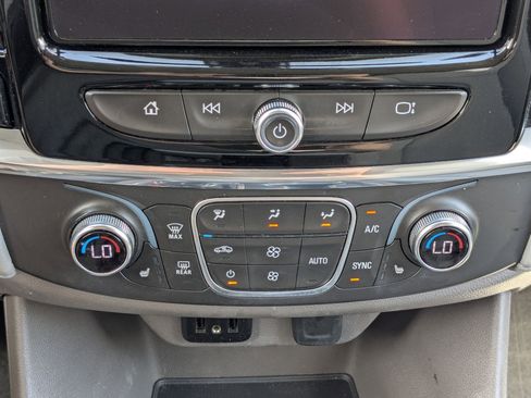 Used 2018 Chevrolet Traverse LT AWD/4WD image 20