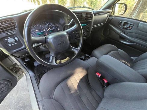 Used 2003 Chevrolet S10 Pickup LS RWD image 13