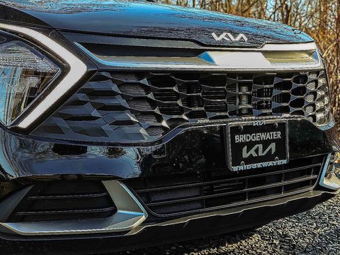 Used 2023 Kia Sportage LX image 26