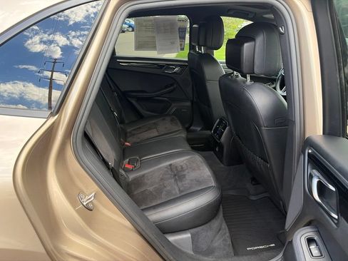 Used 2017 Porsche Macan AWD/4WD image 17