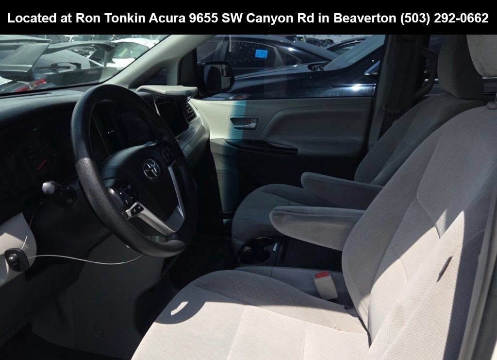 Used 2017 Toyota Sienna LE FWD image 8