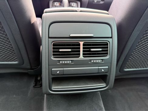 Used 2016 Volkswagen Touareg Executive image 26