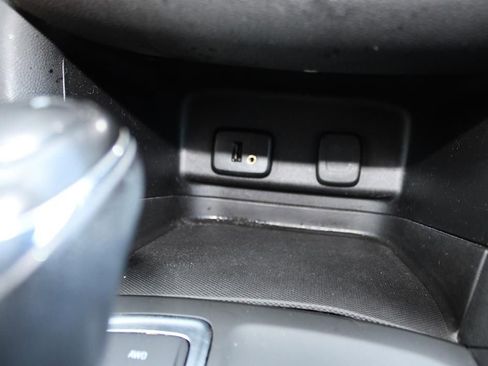 Used 2018 Chevrolet Equinox LT AWD/4WD image 17