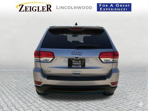 Used 2017 Jeep Grand Cherokee Laredo AWD/4WD image 5