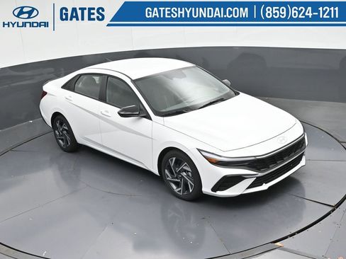 Used 2025 Hyundai Elantra Sport FWD image 50