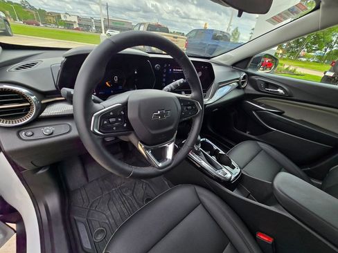 Used 2025 Chevrolet Trax ACTIV w/ Driver Confidence Package FWD image 12