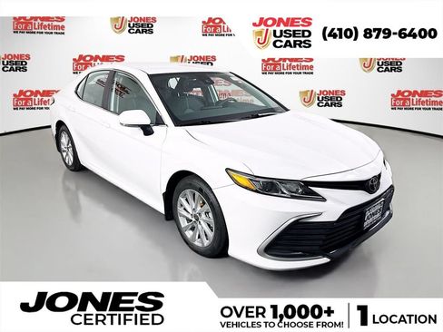 Used 2024 Toyota Camry LE w/ Convenience Package FWD image 1