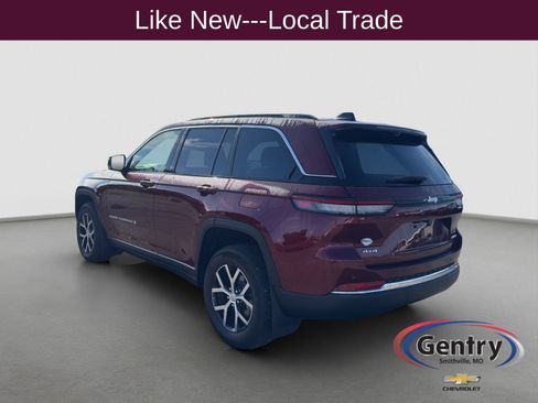Used 2025 Jeep Grand Cherokee Limited w/ Luxury Tech Group II AWD/4WD image 4