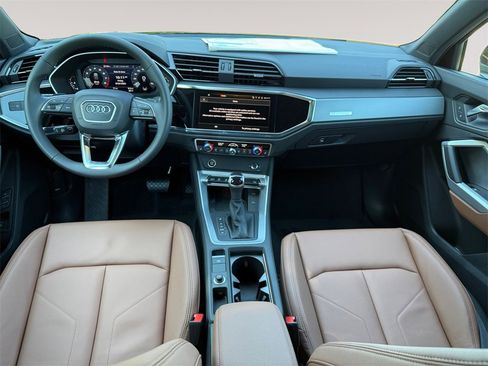 New 2025 Audi Q3 2.0T Premium image 10