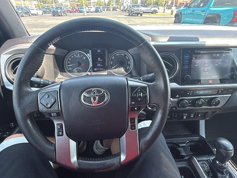 Used 2019 Toyota Tacoma Limited AWD/4WD image 14