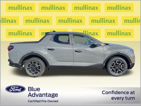 Used 2022 Hyundai Santa Cruz SEL image 2