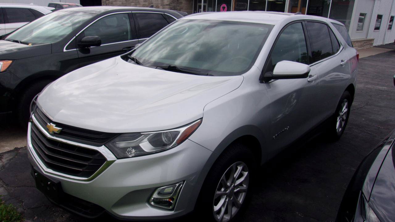 Used 2018 Chevrolet Equinox LT FWD image 2