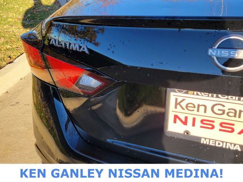 Used 2023 Nissan Altima 2.5 SV image 16