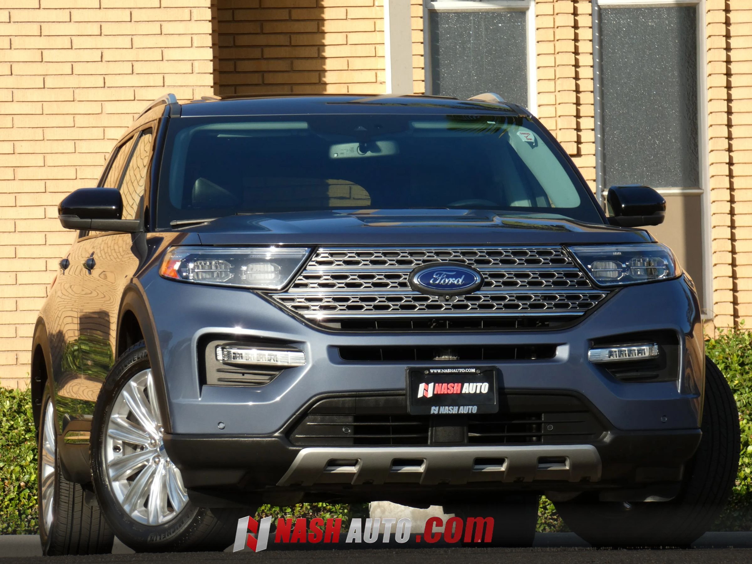 Used 2021 Ford Explorer Limited AWD/4WD image 3