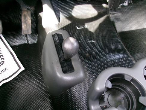 Used 2006 Chevrolet Silverado 2500 W/T w/ Skid Plate Package image 17