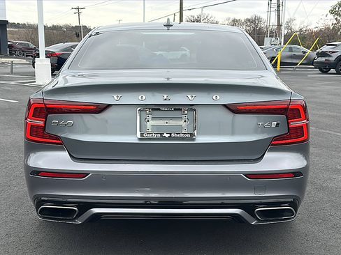 Used 2019 Volvo S60 T6 R-Design image 7