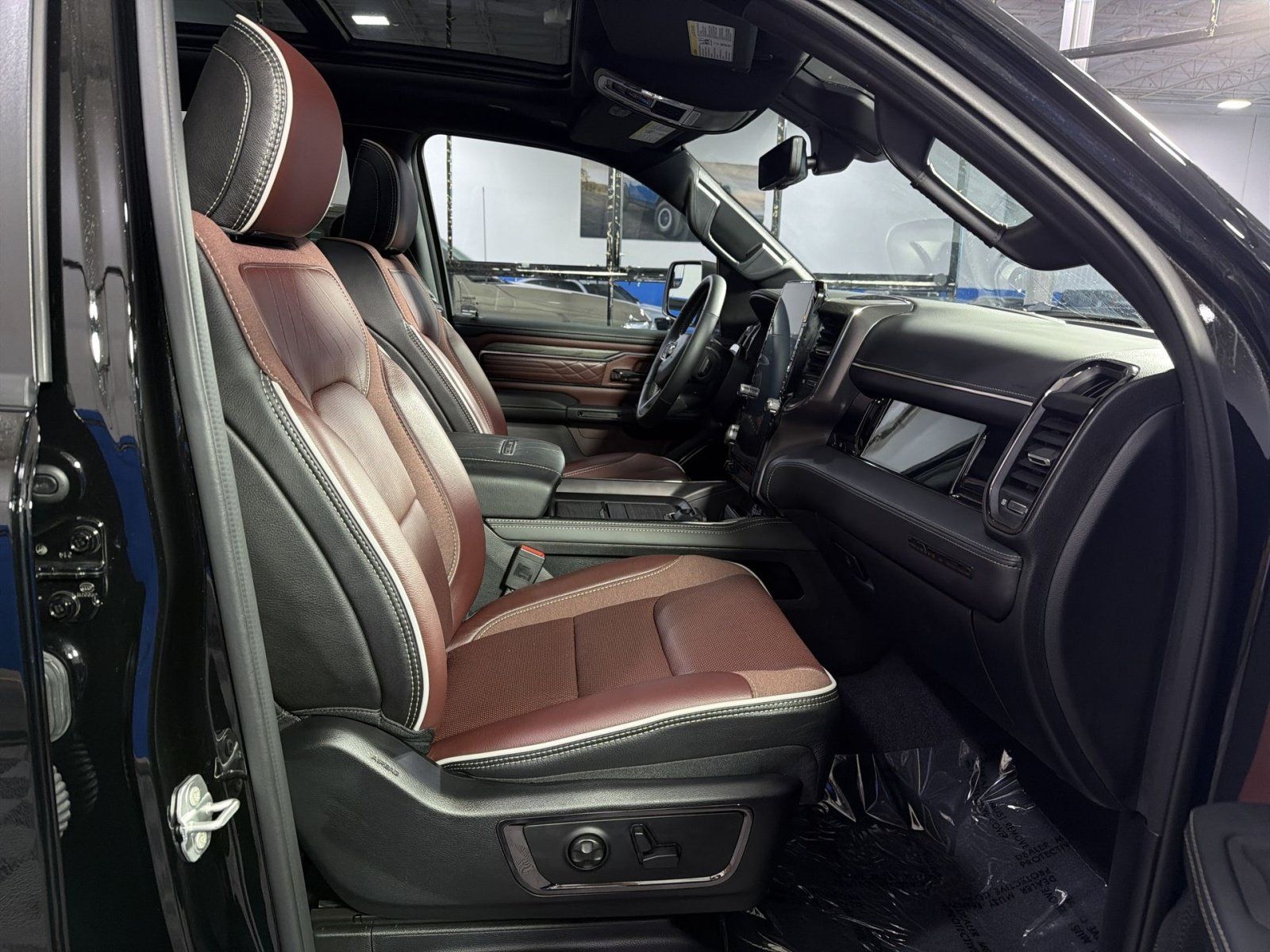 Used 2026 RAM 1500 Limited AWD/4WD image 23