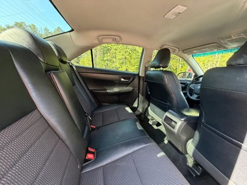 Used 2017 Toyota Camry SE FWD image 22