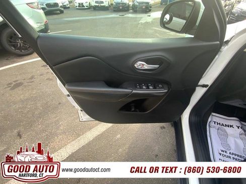 Used 2015 Jeep Cherokee Limited image 5