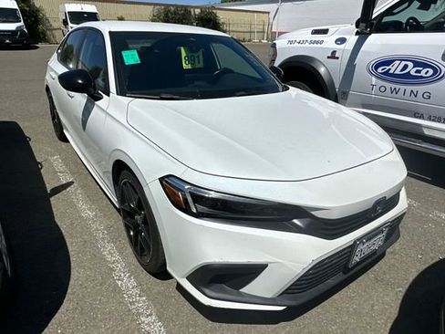 Used 2022 Honda Civic Sport image 2