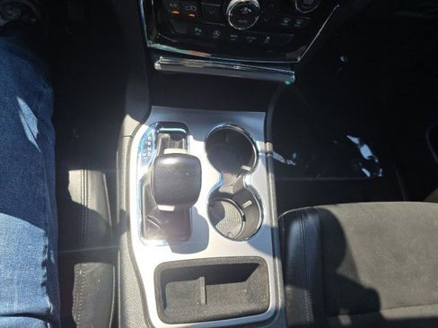 Used 2021 Jeep Grand Cherokee Laredo X image 34