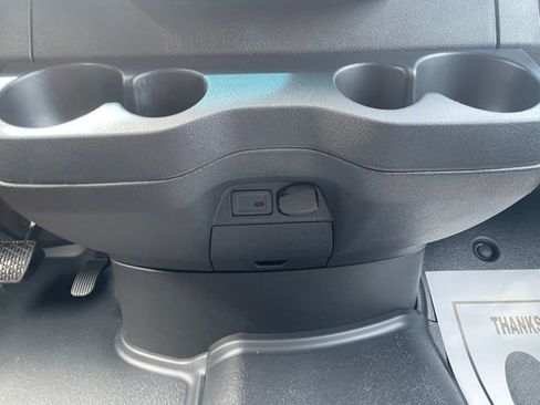 Used 2025 Mercedes-Benz Sprinter 2500 image 28